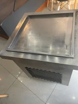 مكينة صنع الآيسكريم رول