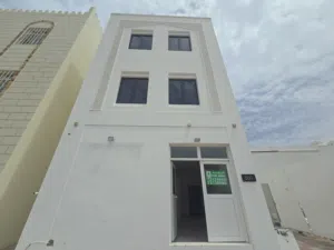 مبني تجاري للايجار مطرح(600r)Commercial building for rent in Muttrah