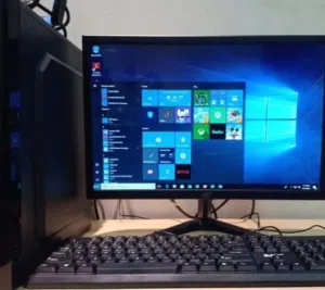 Windows HP  Computers  for sale  in Zarqa