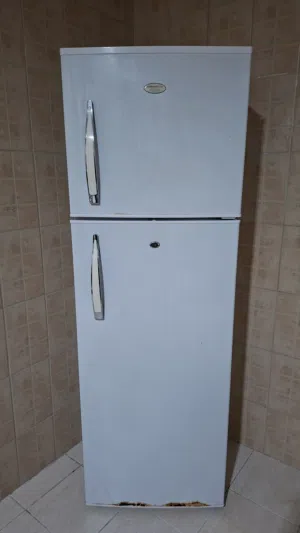 ثلاجة للبيع