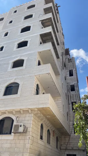 ٣ غرف نوم . حمّامين . 130190100 م٢1