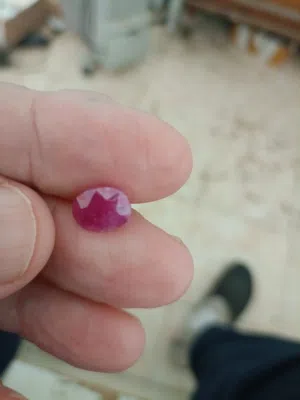 تحفه حجر ياقوت 10 ق اصلية تحفه بالشهادة