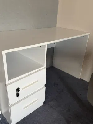 مكتب / desk