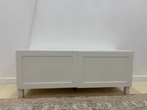 للبيع طاولة من ايكيا مستعمل نضيف جداً
