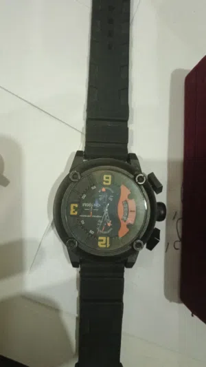 ساعات يد ماركات مستعمل للبيع
