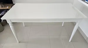 Ikea expandable dining table in excellent condition