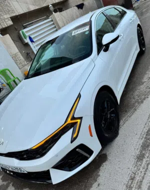 يالله  السلام عليكم  Kia k52025 شكل جديد  محرك : 2500 تنفس طبيعي مرغوب  رقم أربيل الجديد   مواصفاتها
