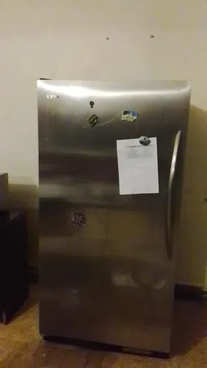 فريزر ماركة philco بحاله ممتازه مستعمل