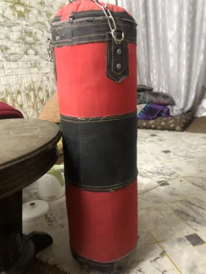 كيس ملاكمة مستعمل حشوة صوف طول 90 تواجد اربد ..