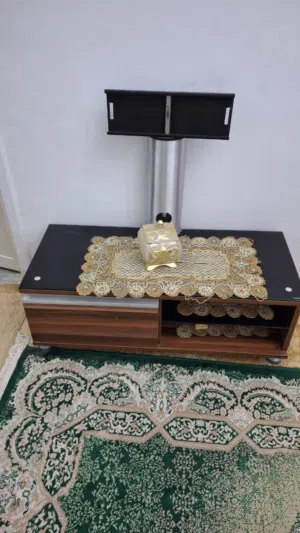 طاولة تلفزيون