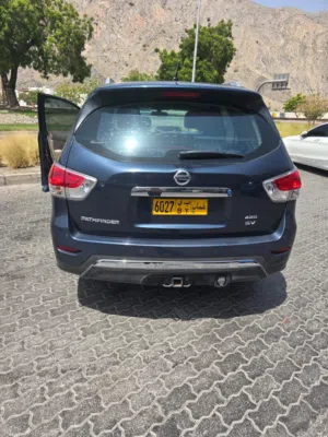 Well maintained timely service done family car single hand driven