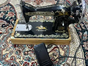 مكينة خياطة