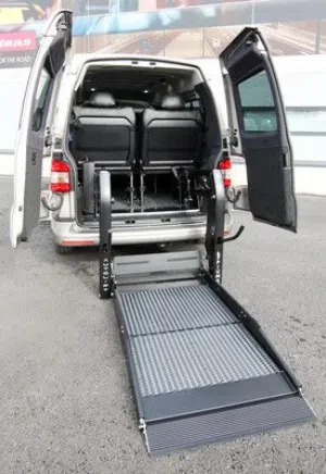 Braun Corporation Heavy Duty Lift ( 800 lb / 365 kg Capacity ) Model  L955SE