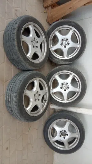 إطارات موسيدس S للبيع نظيفه من دون نفضه والشكل من دون غسيل نفس ما موضح ف الصور 150ريال قابل