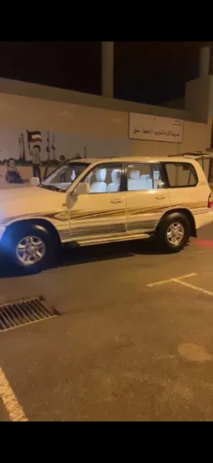 Used Toyota Land Cruiser in Mubarak Al-Kabeer