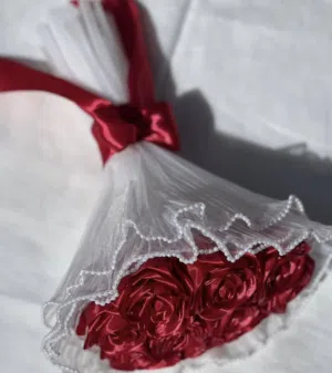 Gajre bouquet all colour are available  Pic bouquet chocolate bouquet  Hidden gift bouquet