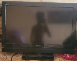 شاشة تلفزيون توشيبا مع الرسيفر ومع الصحن.. عرض ثلاثي ب 78000 الف