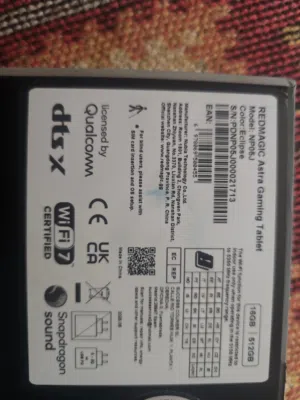 Redmagic astra 512 storage 16ram شبه جديد مع كفر وسليف هدية مع كافة اغراضه وملحقاته