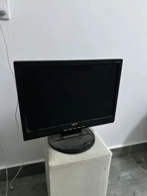 شاشه صغيره تنفع للكامرات والاستعمال العادي