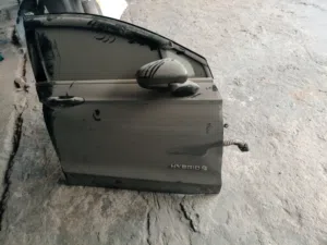 باب عدد ثنين امامي يمني  خلفي شمال بواب فيوجن 19se جنط 17 البواب للبيع فاضيات
