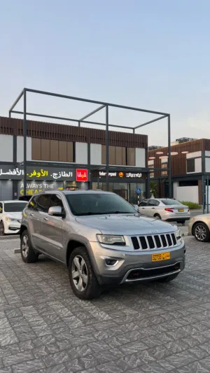 Used Jeep Grand Cherokee in Muscat