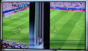 شاشه سامسونج 60 بوصه UHD مكسوره