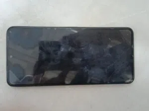 جهاز انفنكس نوت 11 ذاكره 128رام 6جهاز نضيف فقط مبدل شاشه اصلي الله شاهد علي وبي زلوغ بضهر فقط
