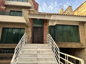 دار  سكني تجاري للايجار مساحة 330 م موقع كرادة شارع 62