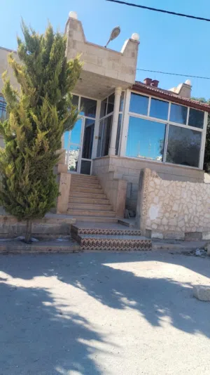 160 m2 2 Bedrooms Townhouse for Sale in Irbid Bait Ras