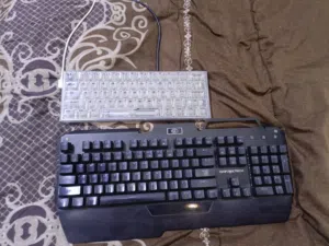 كيبوردين ممتازين و ماوس attak shark x11 الالعاب و الاستعمال المكتبي k617 و كيبورد صيني ميكانيكل