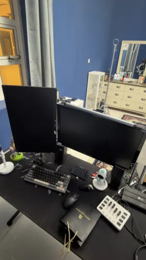 24" Acer monitors for sale  in Al Ain