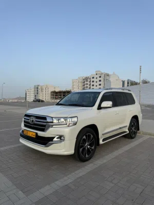 Used Toyota Land Cruiser in Muscat