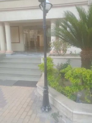 للبيع محل لوكس النزهة دورين ارض الجولف 460 متر 20 مليون جنيه