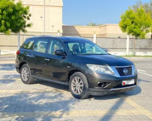 Nissan Pathfinder 2015 - Agency Maintained- Excellent Condition