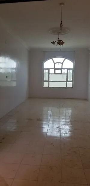 250 m2 4 Bedrooms Apartments for Rent in Sana'a Hayi AlShabab Walriyada