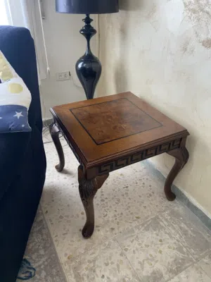 طاولتين مفرد و طاولة كبيرة