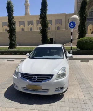 Used Nissan Altima in Al Dakhiliya