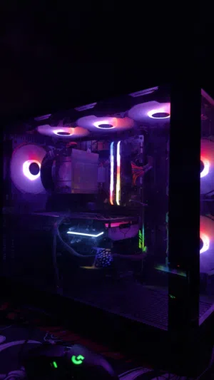 PC للبيع مع كافة الملحقات شاشة وكيبورد وماوس