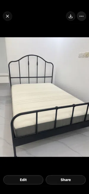 للبيع سرير  شبه جديد