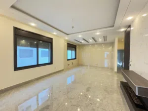 شقة للبيع في عبدون و دير غبار مساحات عديده وإمكانيه التقسيط على 5 سنوات مع دفع النص بدون ارباح