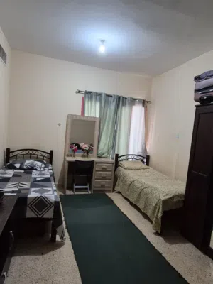 bed space to rent in khalidiya for girls