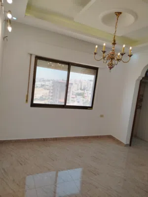 شقه فارغه للايجار ابونصير مطله على شارع الأردن