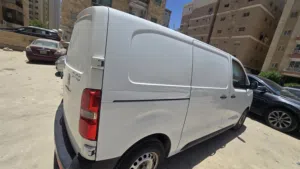 باص بيجو اكسبيرت مودل 2020 صبغ الوكاله معاد قطعه واحدة ديزل جير اتوماتك عداد 208كم