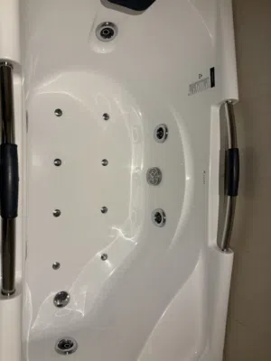 Azure electric jacuzzi
