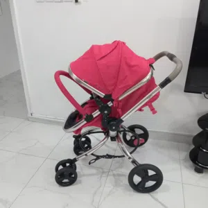 للبيع عربة أطفال من طراز Mothercare Orb. نظيف جدا  تتميز بإمكانية دوران المقعد بـ 360 درجة لسهولة تغ