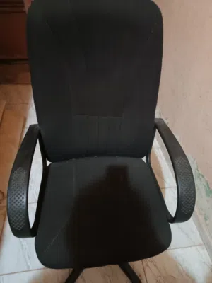 كرسي مكتبي مستعمل للبيع