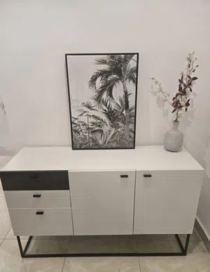 Console like new for sale كونسول راقي للبيع