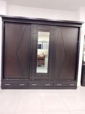 غرفة نوم ماستر تفصيل خشب لاتيه 18 وزان وقشرة بلوط ودهانها جوزي ولاخدش فيها والله يبارك لصاحب النصيب