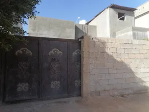 190 m2 4 Bedrooms Townhouse for Sale in Tripoli Khalatat St