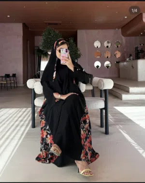 عباية بجودة عالية للبيع ( مصممة )
